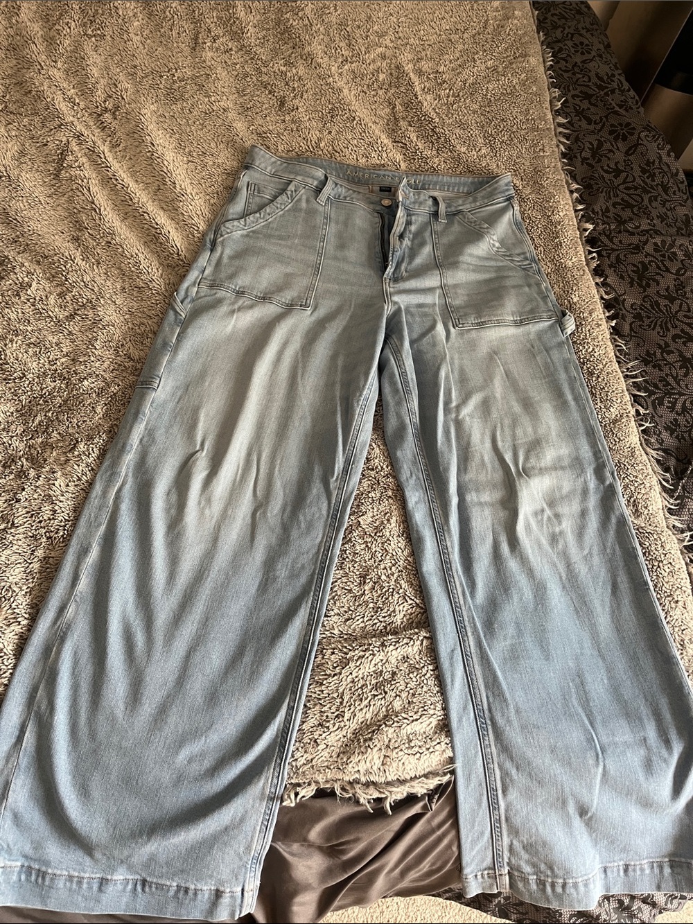 American Eagle Outfitters Light Wash Wide-Leg Jeans